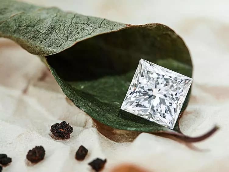 Non Certified Diamond